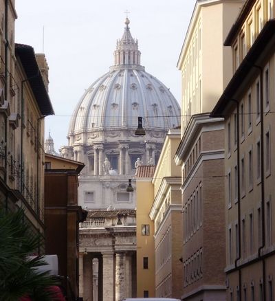 Vatican_city_and_san_pietro.JPG